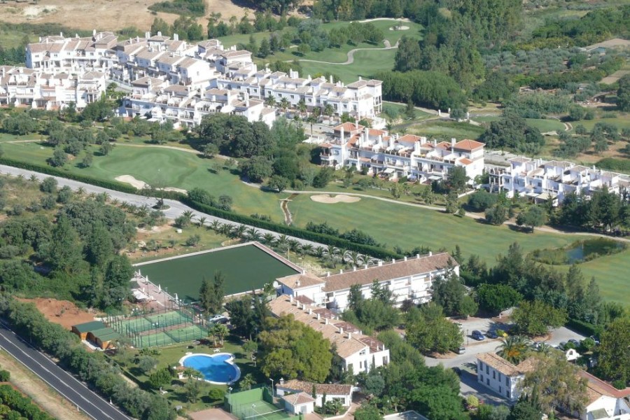 Lauro Golf Residential