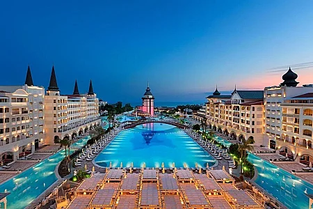 Golfový resort Titanic Mardan Palace Turecko